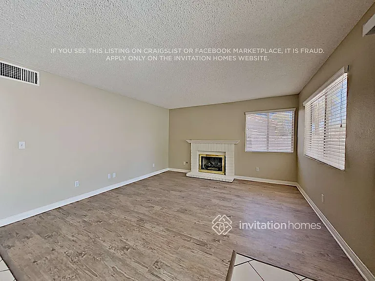 2308 Lone Pine St — Photo 5