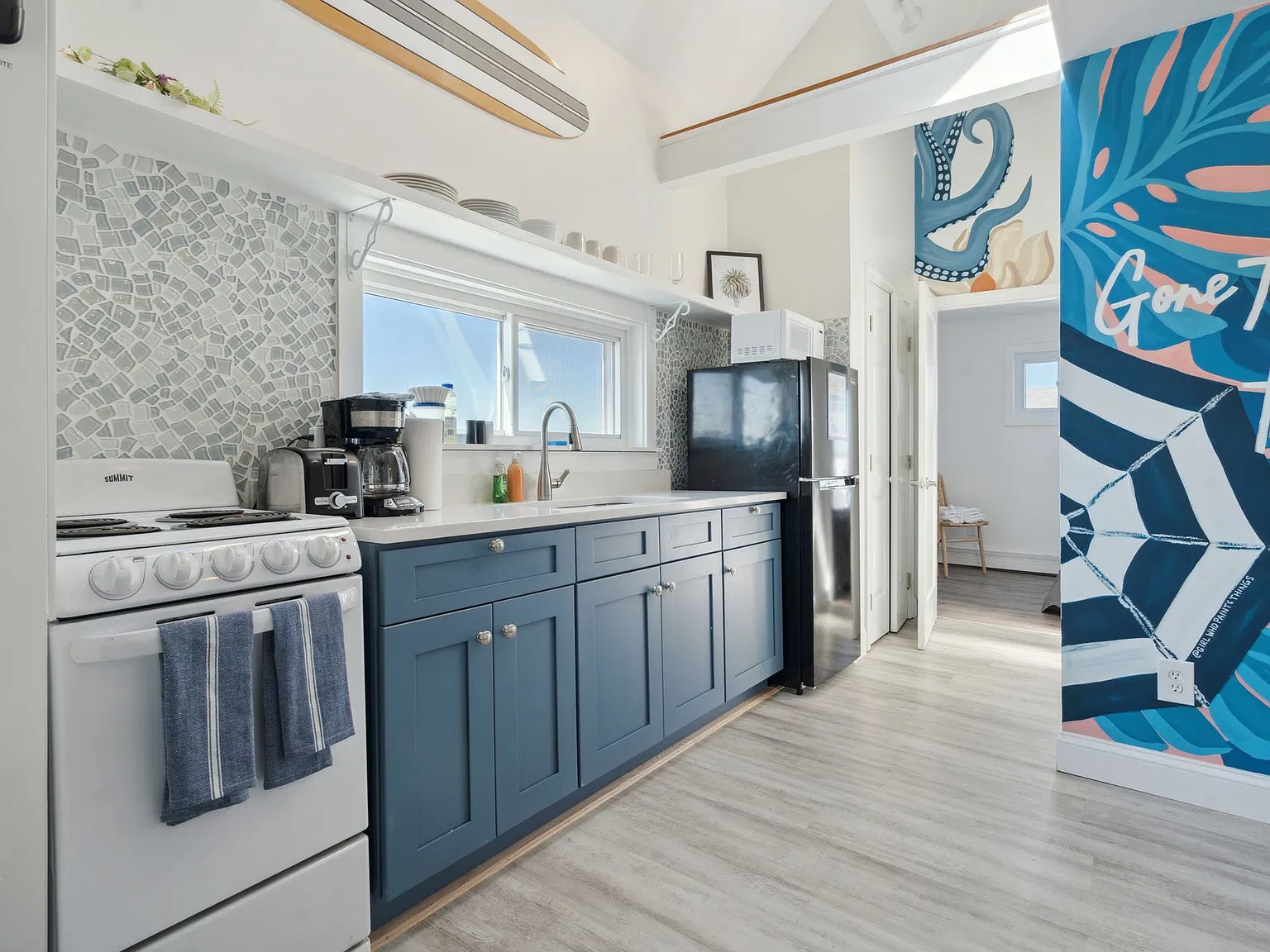 61 Ocean Blvd — Photo 1