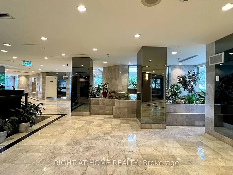 3233 Eglinton Ave E #1406 — Photo 5