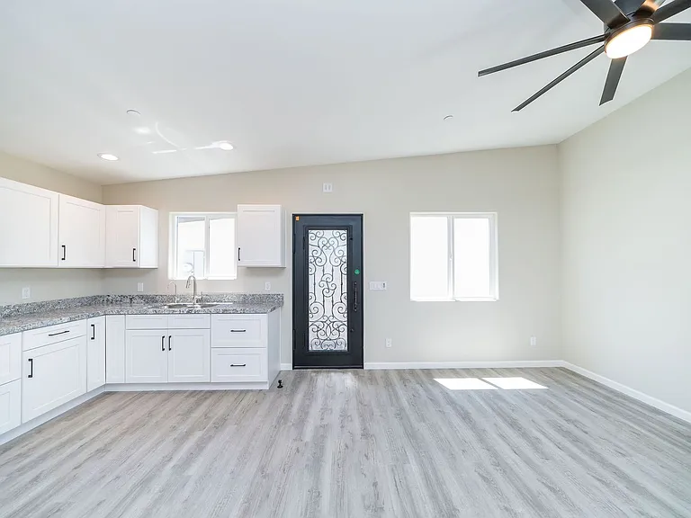 2441 McCulloch Blvd — Photo 11