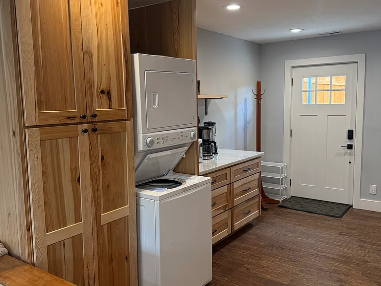 300 Upper Evergreen Dr #B — Photo 6