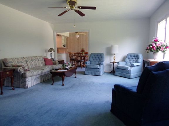3rd image of 1170 Rainbow Dr