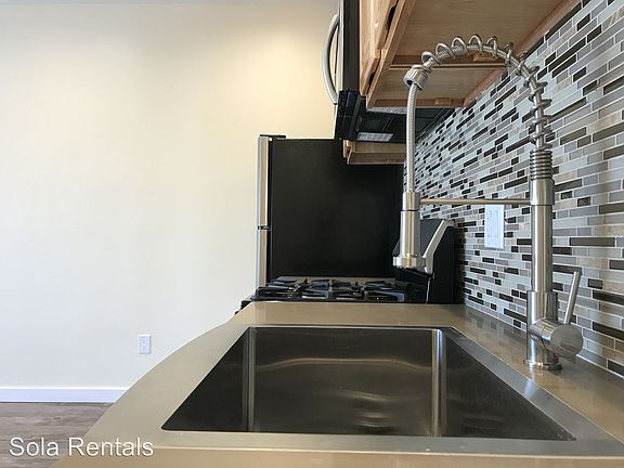 5th image of 7416 1/2 S Vermont Ave APT 6