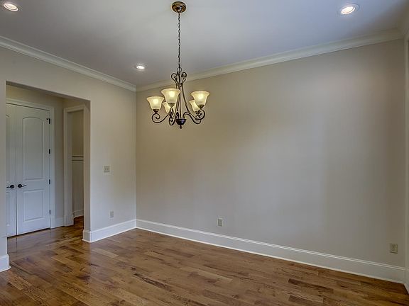 4th image of 1340 Brayshore Dr