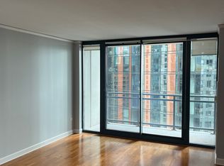 201 N Westshore Dr APT 1806, Chicago, IL 60601