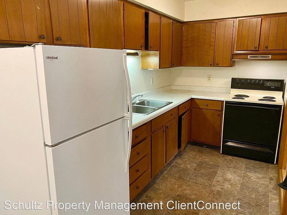 1st image of 3825 Roberts Dr #9