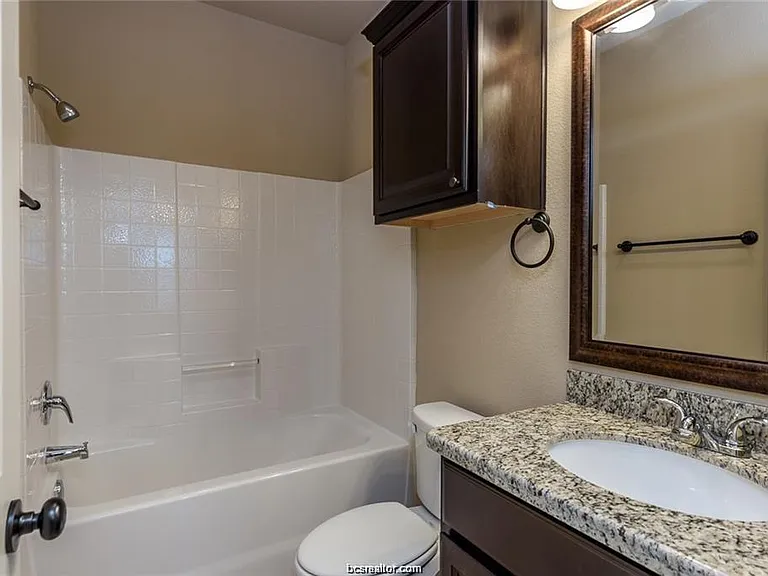 103 Deacon Dr W — Photo 9