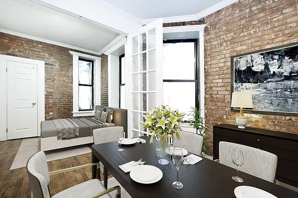 Rented by R New York | media 4