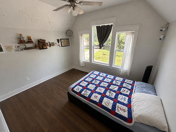 5th image of 944 Bowles St