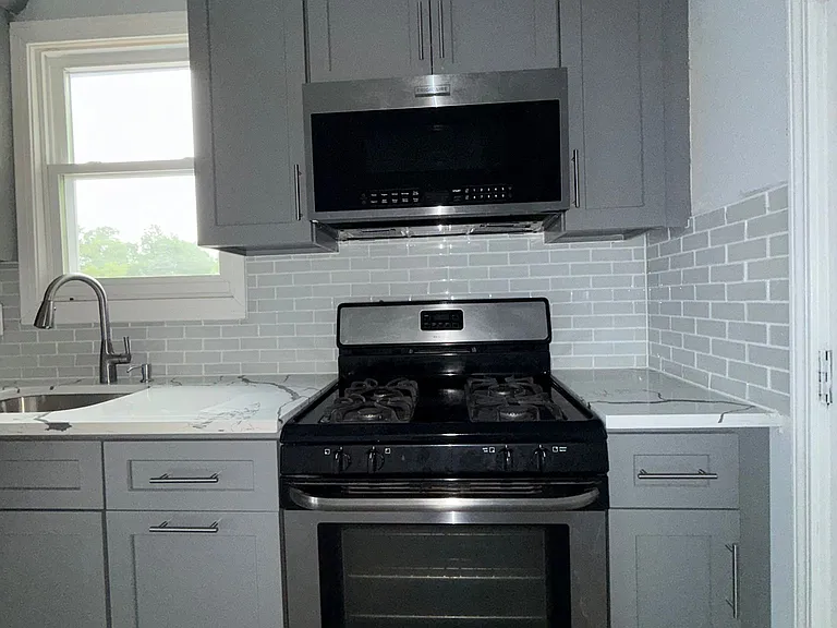 832 Hussa St #2 — Photo 6