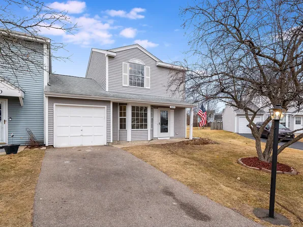 3428 Southport Dr, Island Lake, IL 60042