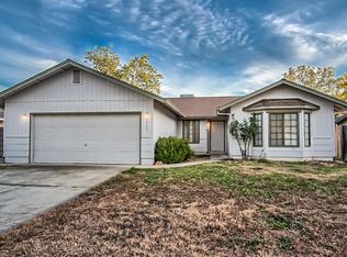 1713 Sterling Dr, Redding, CA 96003