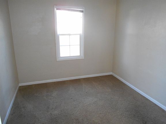 4th image of 807 Colonial Dr