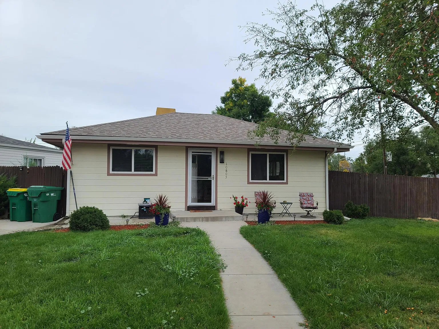2 bed, 900 sqft, $2,300 — Photo 1