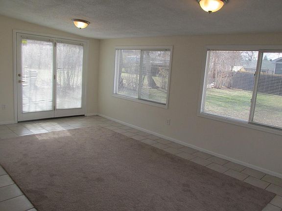 Sun room/family room