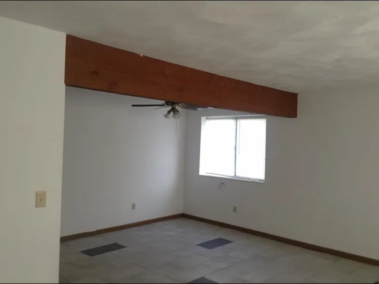 631 Vicksburg Dr #J — Photo 6