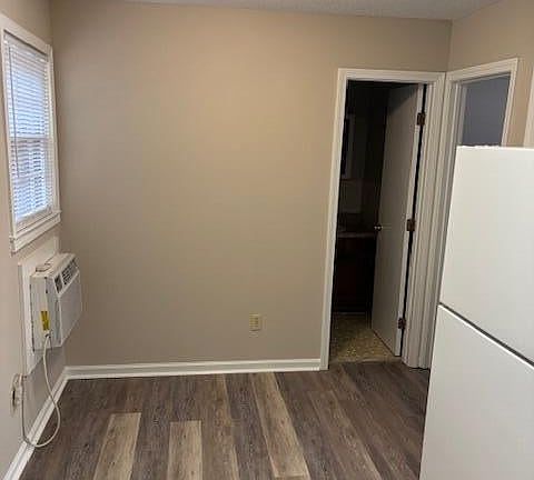 5th image of 1090 N Guignard Dr APT B