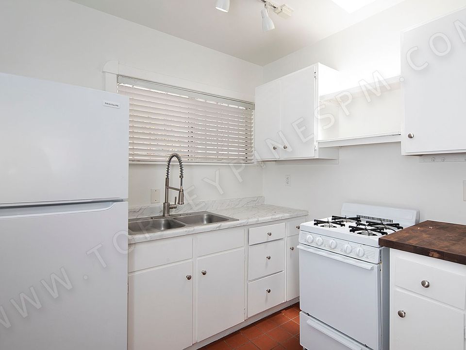 1st image of 1932 3rd Ave #0