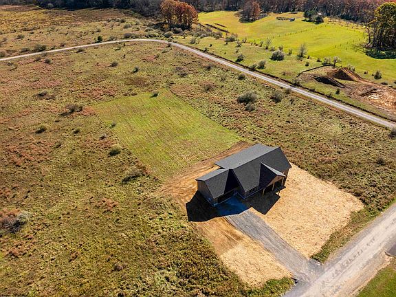 5th image of 40 Hemlock Ridge Rd