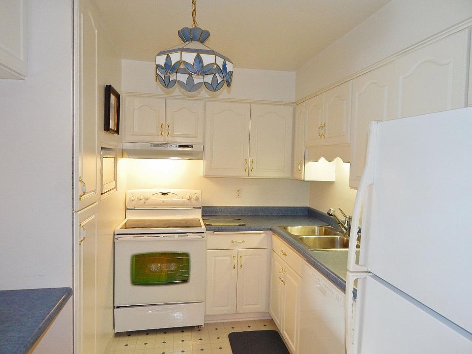 1st image of 9034 W Lisbon Ave Unit 1