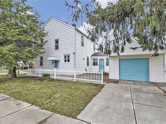 4th image of 21115 Kenyon Dr