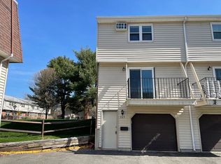 205 Blackstone Vlg, Meriden, CT 06450