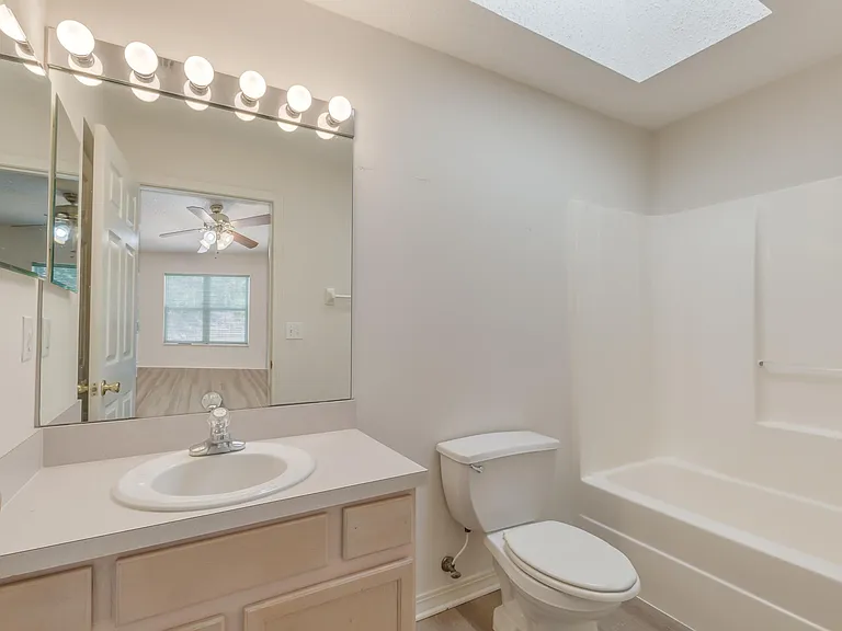 132 Marsh Island Cir — Photo 16