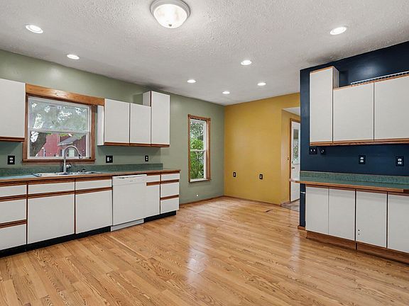 3rd image of 63633 Fair Rd