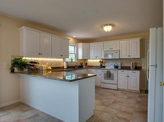 2nd image of 1110 Decca Dr