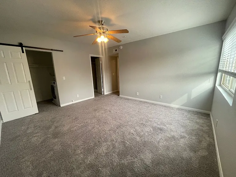 Park Plaza Apartments — Photo 56