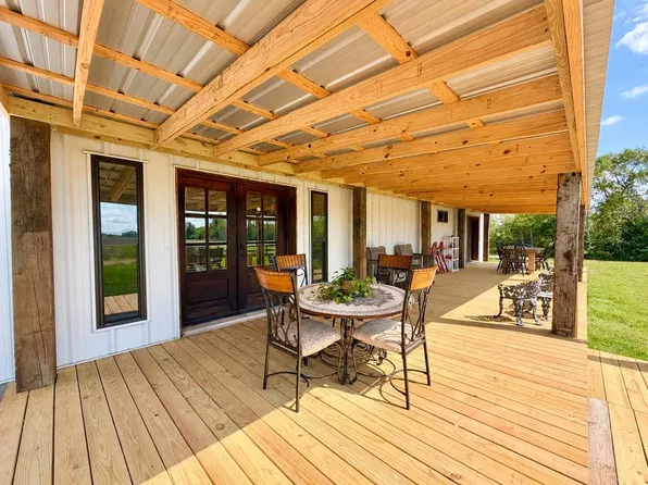 1285 Leblanc Rd, Winnie, TX 77665