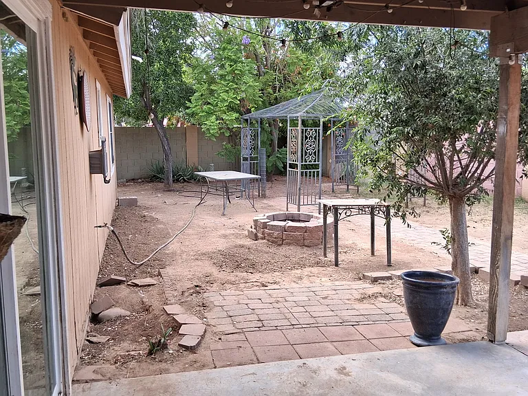 3724 E Gelding Dr — Photo 23