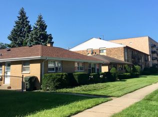 1271 Brown St, Des Plaines, IL 60016