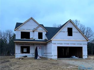 502 Hidden Village Ln, Holland, OH 43528