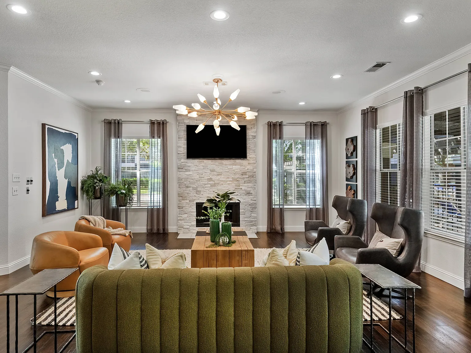 Oak Forest — Photo 4