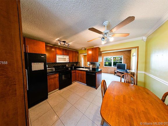 4th image of 9406 NW 81st Ct