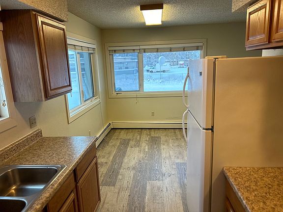 3rd image of 1029 Aurora Dr #4