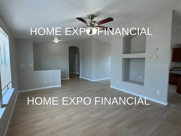 26590 Franklin Ave — Photo 5