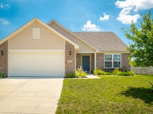 11723 Fawn Crest Dr, Indianapolis, IN 46235