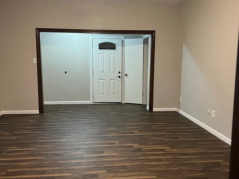 711 E Timberview Ln — Photo 32