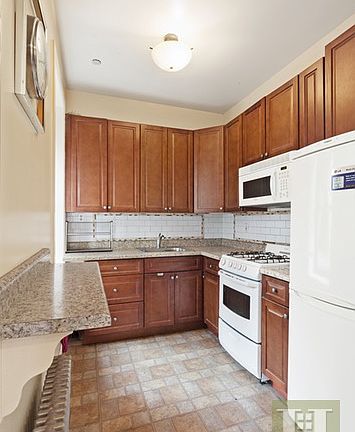 4th image of 109 W 111th St APT 2C