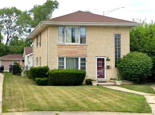 472 Northgate Ct, Riverside, IL 60546