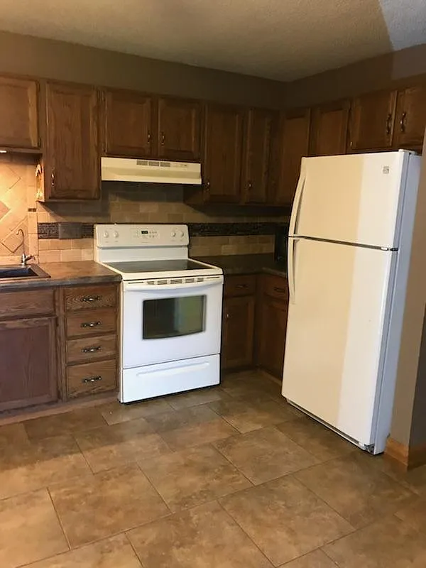 2 bed, 768 sqft, $1,000 — Photo 4