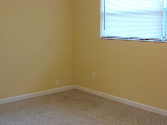 2nd image of 450 E Dayton Cir