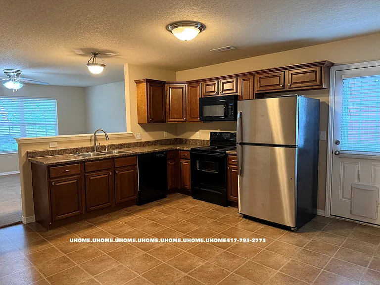 1721 Massachusetts Ave — Photo 4