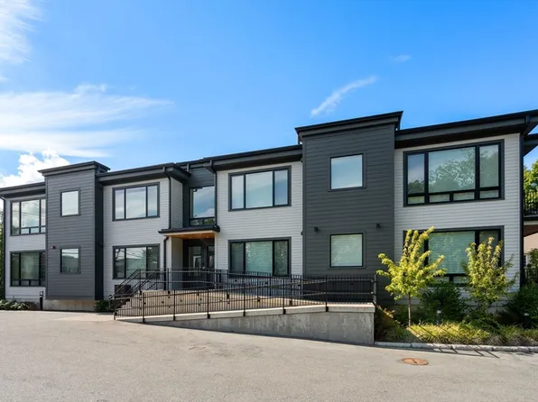 400 Hunnewell St #103, Needham, MA 02494