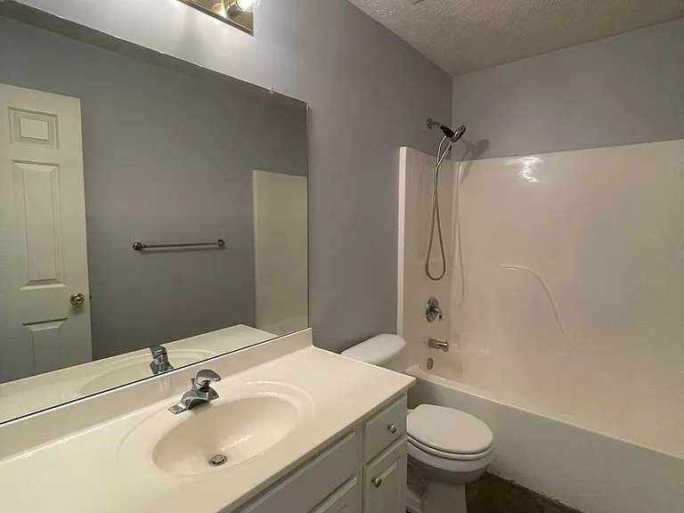11709 S 27th St — Photo 12