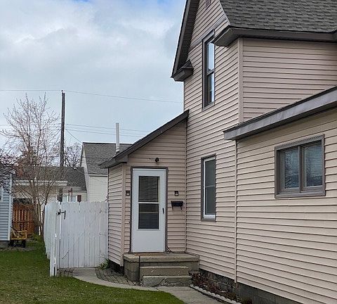 5th image of 207 E 11th St #1