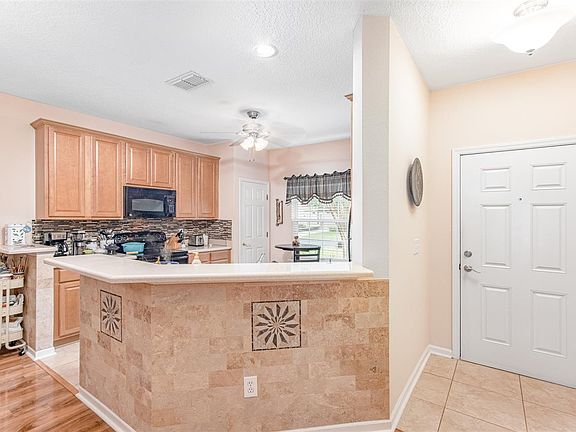 4th image of 410 Wooded Crossing Cir