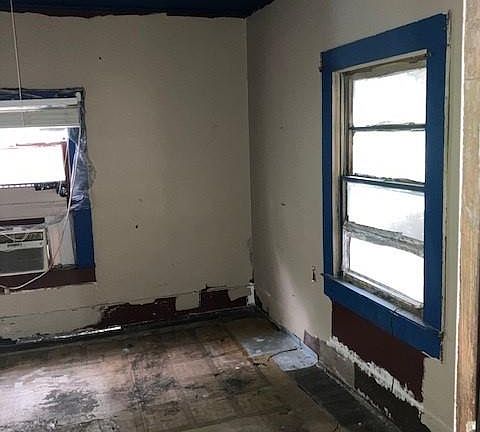 4th image of 122 Wylie St